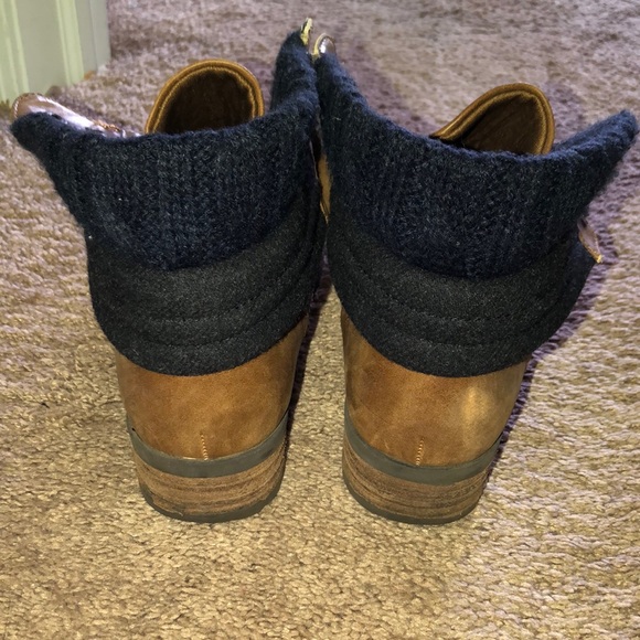 Call it Spring boots - Picture 3 of 3